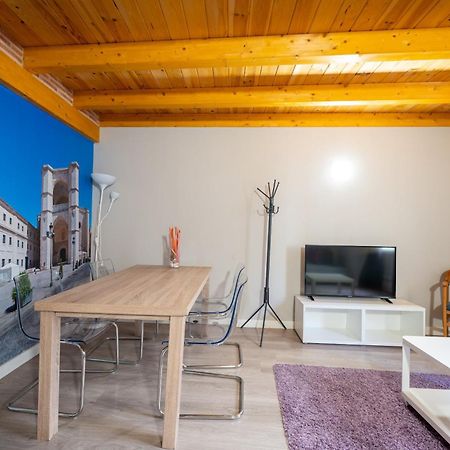 Apartamentos Go - Leopoldo Cano Center บายาโดลิด ภายนอก รูปภาพ