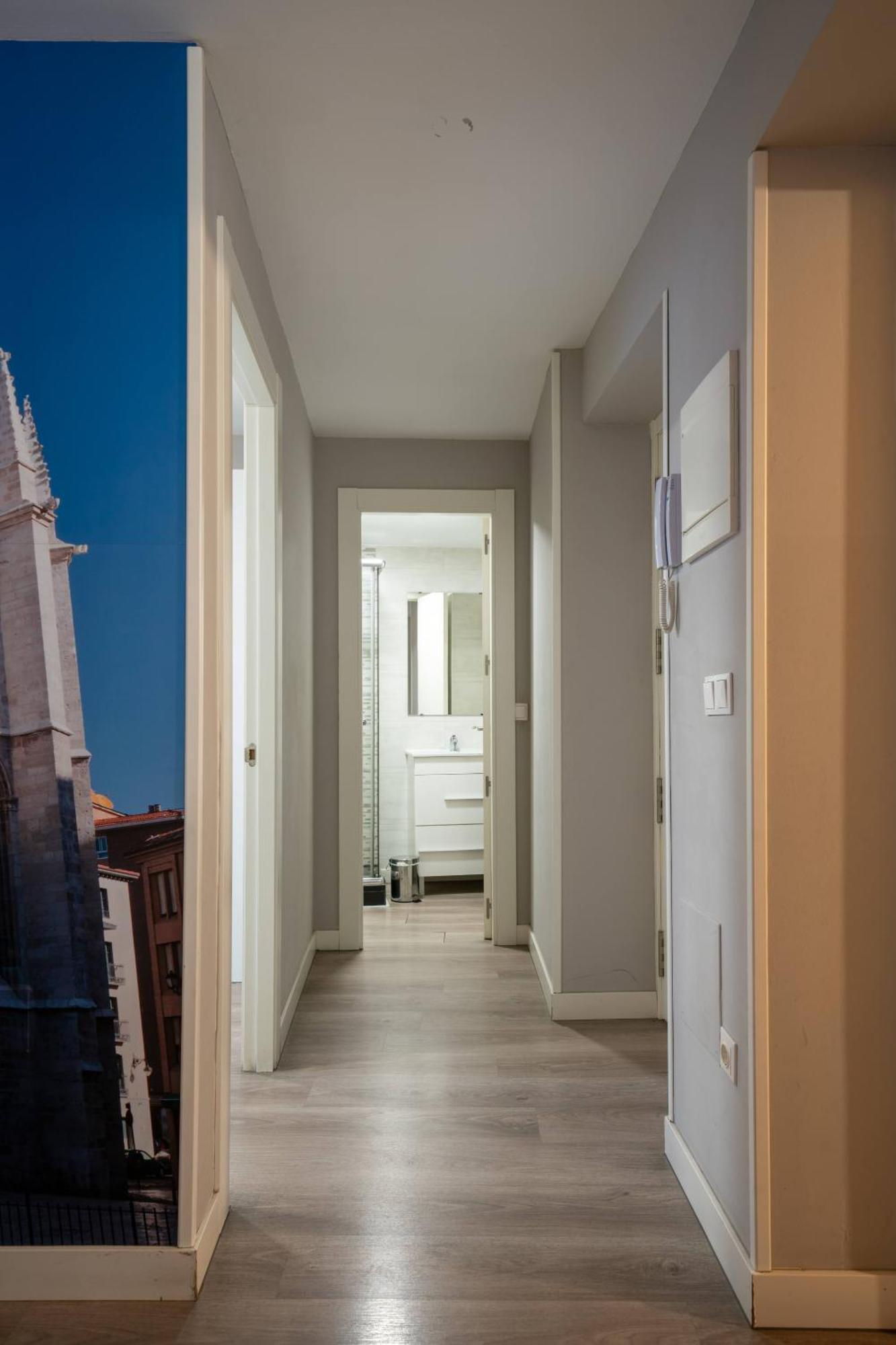 Apartamentos Go - Leopoldo Cano Center บายาโดลิด ภายนอก รูปภาพ